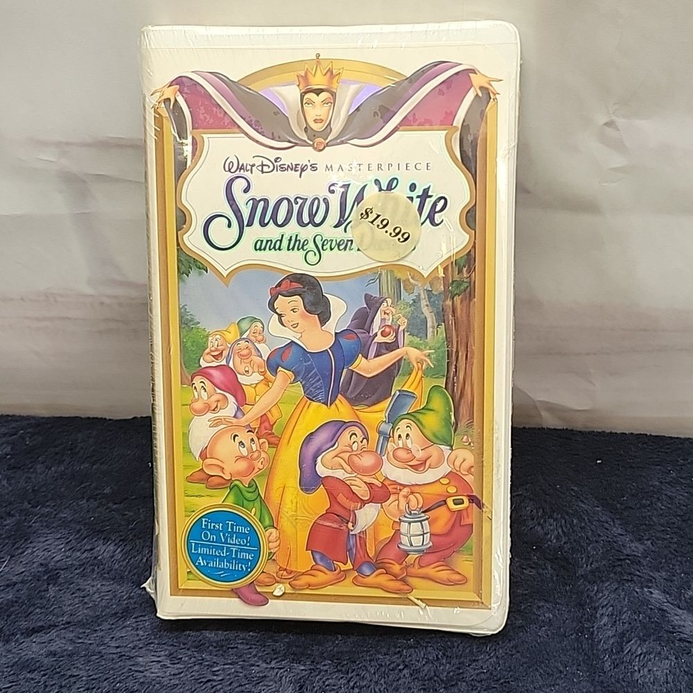 NEW DISNEY SNOW WHITE AND THE SEVEN DWARFS VHS